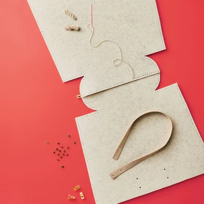 Sew - Your - Own Felt Tote Craft Kit - Mondo Llama™ 2 Sew - Your - Own Felt Tote Craft Kit - Mondo Llama™ - Image 2